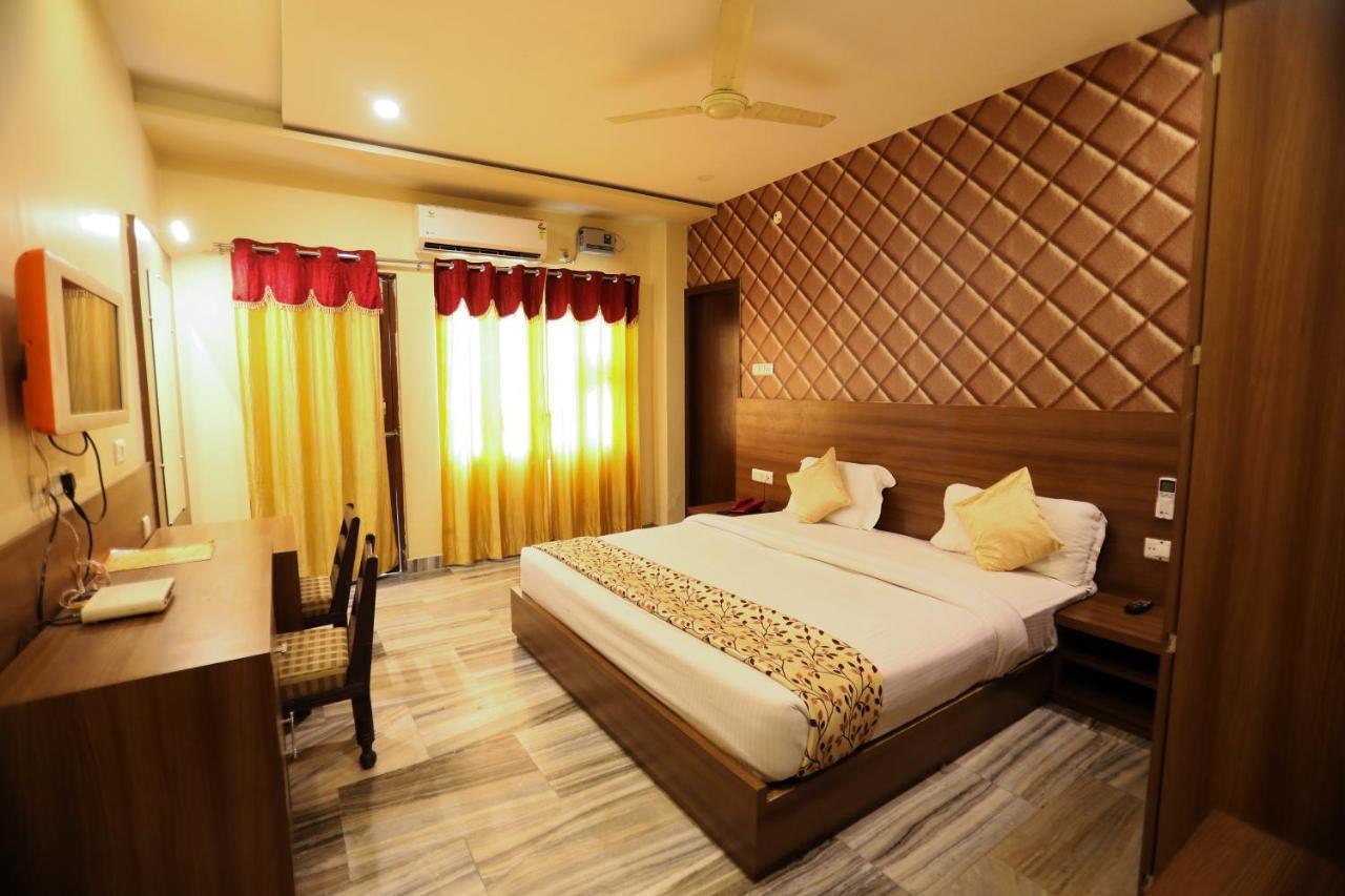 Hotel Vishwanath Варанаси Экстерьер фото